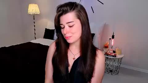 Snapshot of buckssbunny chatting on 07-28-26, 04:39 Ari online show from 07-28-26, 04:39