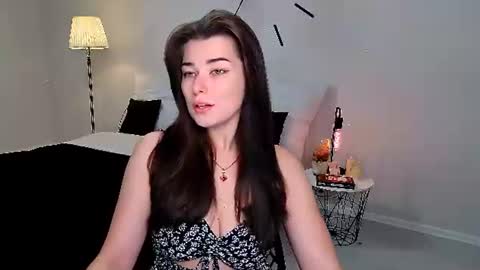 Snapshot of buckssbunny chatting on 07-29-26, 12:25 Ari online show from 07-29-26, 12:25