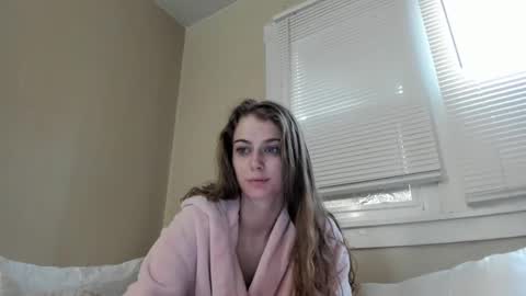 Snapshot of buffybarloe chatting on 02-08-25, 04:36 Buffy online show from 02-08-25, 04:36