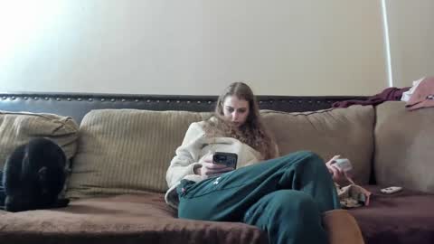 Snapshot of buffybarloe chatting on 02-18-25, 02:05 Buffy online show from 02-18-25, 02:05
