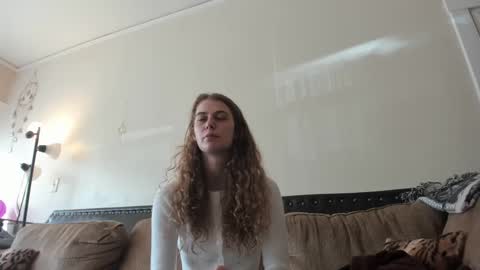 Snapshot of buffybarloe chatting on 03-10-25, 06:12 Buffy online show from 03-10-25, 06:12