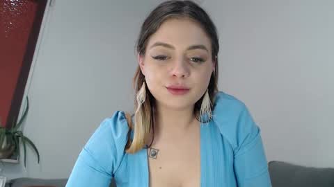 Snapshot of buffyextasy chatting on 03-10-25, 10:48 Buffy online show from 03-10-25, 10:48