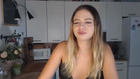 Snapshot of buffyextasy chatting on 09-16-25, 07:31 Buffy online show from 09-16-25, 07:31