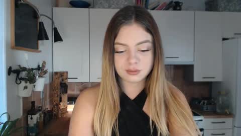 Snapshot of buffyextasy chatting on 11-28-25, 08:17 Buffy online show from 11-28-25, 08:17