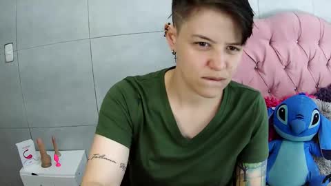 Snapshot of bug2025 chatting on 11-12-25, 02:34 bug2025 online show from 11-12-25, 02:34