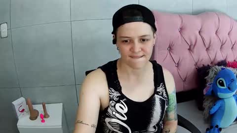 Snapshot of bug2025 chatting on 11-27-25, 02:02 bug2025 online show from 11-27-25, 02:02