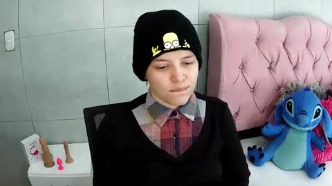 Snapshot of bug2025 chatting on 11-28-25, 02:14 bug2025 online show from 11-28-25, 02:14