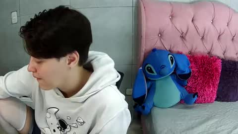 Snapshot of bug2025 chatting on 12-19-25, 11:56 bug2025 online show from 12-19-25, 11:56