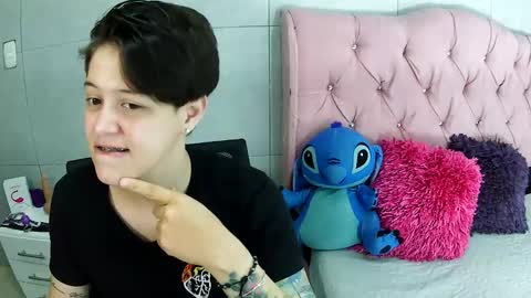 Snapshot of bug2025 chatting on 12-21-25, 03:24 bug2025 online show from 12-21-25, 03:24