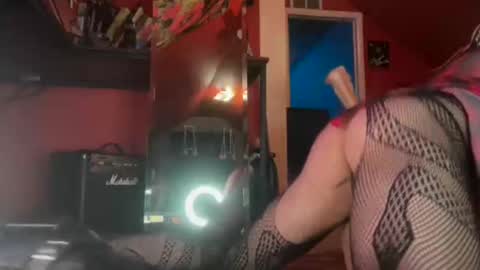 Snapshot of bugnbabs chatting on 03-29-26, 03:06 Yourtrippyhippy online show from 03-29-26, 03:06