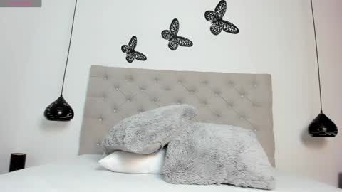Snapshot of bunny_maxxi chatting on 12-06-24, 01:00 bunny online show from 12-06-24, 01:00