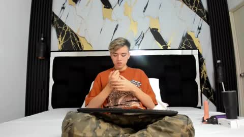 Snapshot of bunny_maxxi chatting on 12-12-24, 12:44 bunny online show from 12-12-24, 12:44