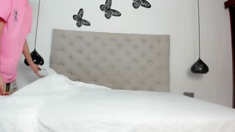 Snapshot of bunny_maxxi chatting on 12-17-24, 12:11 bunny online show from 12-17-24, 12:11