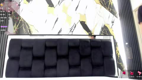 Snapshot of bunny_maxxi chatting on 01-19-25, 01:01 bunny online show from 01-19-25, 01:01
