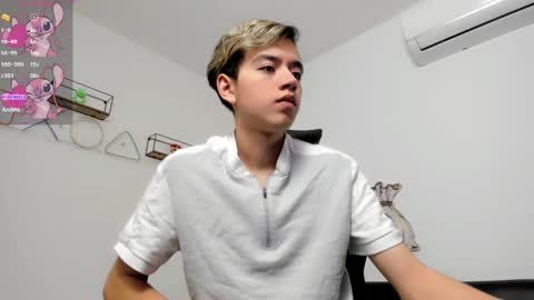 Snapshot of bunny_maxxi chatting on 02-04-25, 12:44 bunny online show from 02-04-25, 12:44