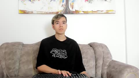 Snapshot of bunny_maxxi chatting on 02-18-25, 12:17 bunny online show from 02-18-25, 12:17