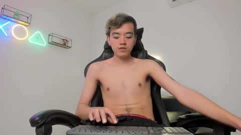 Snapshot of bunny_maxxi chatting on 03-09-25, 06:43 bunny online show from 03-09-25, 06:43