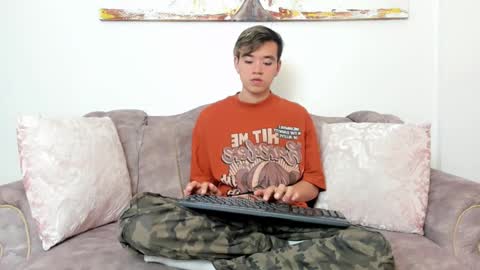 Snapshot of bunny_maxxi chatting on 03-11-25, 12:17 bunny online show from 03-11-25, 12:17