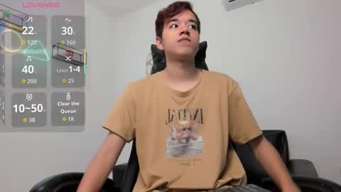 Snapshot of bunny_maxxi chatting on 09-17-25, 12:29 bunny online show from 09-17-25, 12:29