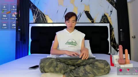 Snapshot of bunny_maxxi chatting on 09-19-25, 12:28 bunny online show from 09-19-25, 12:28