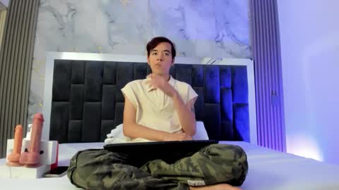 Snapshot of bunny_maxxi chatting on 09-25-25, 12:42 bunny online show from 09-25-25, 12:42