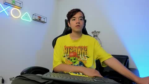 Snapshot of bunny_maxxi chatting on 09-30-25, 12:32 bunny online show from 09-30-25, 12:32