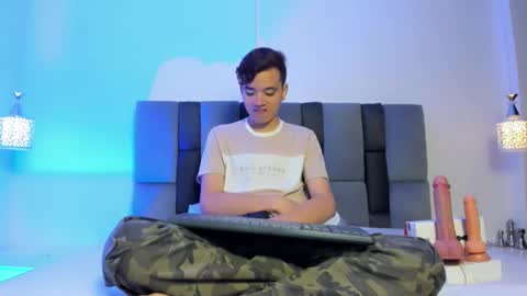 Snapshot of bunny_maxxi chatting on 10-15-25, 12:27 bunny online show from 10-15-25, 12:27