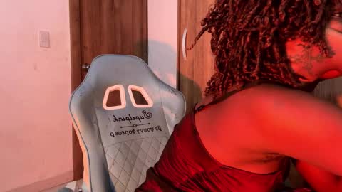 Isa online show from 11-24-25, 11:04