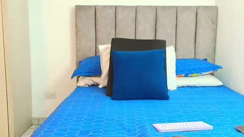 Snapshot of bunny_swtt chatting on 09-09-25, 05:07 Carolina online show from 09-09-25, 05:07