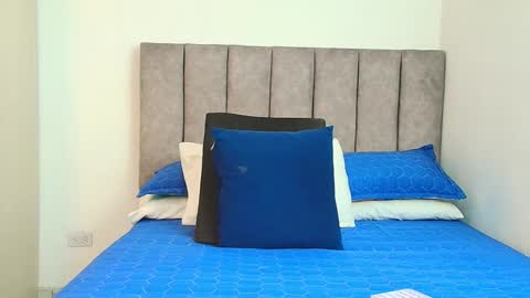 Snapshot of bunny_swtt chatting on 10-01-25, 04:40 Carolina online show from 10-01-25, 04:40