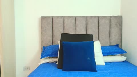 Snapshot of bunny_swtt chatting on 10-08-25, 04:21 Carolina online show from 10-08-25, 04:21