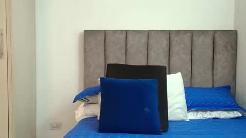 Snapshot of bunny_swtt chatting on 11-06-25, 03:51 Carolina online show from 11-06-25, 03:51