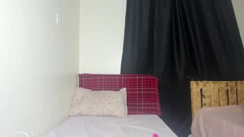 Snapshot of bunnygal_2 chatting on 09-24-25, 01:53 Bunnygal online show from 09-24-25, 01:53
