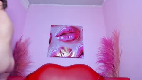 Snapshot of bunnyleahxxx chatting on 01-14-25, 01:36 ANASTASIA online show from 01-14-25, 01:36