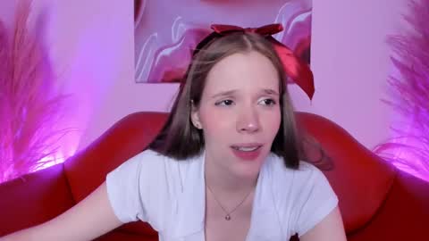 Snapshot of bunnyleahxxx chatting on 01-17-25, 08:00 ANASTASIA online show from 01-17-25, 08:00