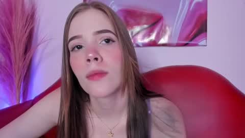 Snapshot of bunnyleahxxx chatting on 02-08-25, 08:42 ANASTASIA online show from 02-08-25, 08:42