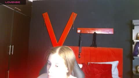 Snapshot of bunnyleahxxx chatting on 02-12-25, 12:22 ANASTASIA online show from 02-12-25, 12:22