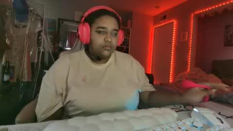 Snapshot of bunnyslittlecum chatting on 12-19-25, 12:06 Bunnygirl Onyx online show from 12-19-25, 12:06