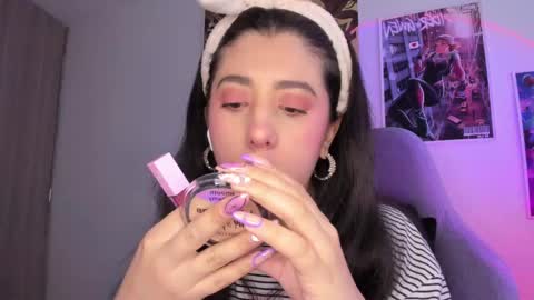 Snapshot of bunnyy09 chatting on 02-11-25, 03:51 Jess online show from 02-11-25, 03:51