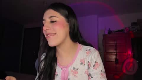 Snapshot of bunnyy09 chatting on 09-19-25, 01:18 Jess online show from 09-19-25, 01:18