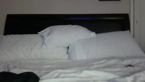 Snapshot of bunz627 chatting on 11-09-25, 04:00 Iam King online show from 11-09-25, 04:00