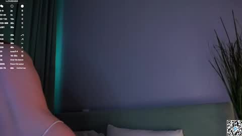 Jessica online show from 02-24-25, 05:20