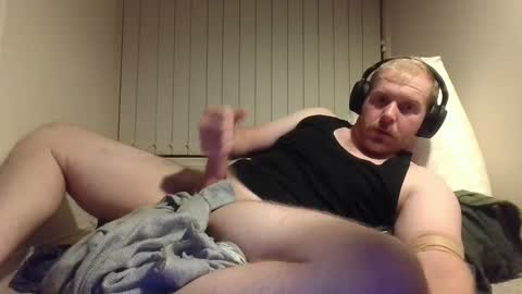 Snapshot of bushmate92 chatting on 02-28-25, 02:20 bushmate92 online show from 02-28-25, 02:20