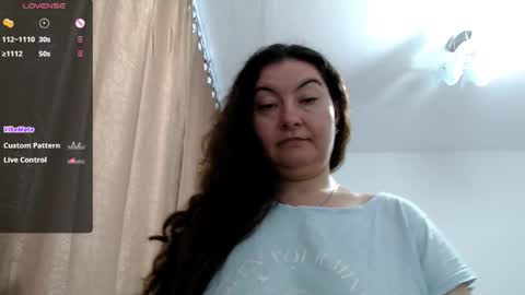 Snapshot of bustyemma chatting on 05-11-26, 09:48 Emma online show from 05-11-26, 09:48