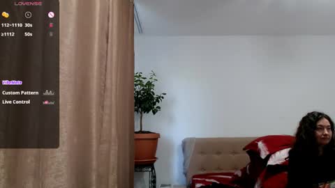 Snapshot of bustyemma chatting on 06-11-26, 08:56 Emma online show from 06-11-26, 08:56