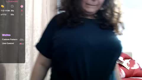 Snapshot of bustyemma chatting on 06-12-26, 05:34 Emma online show from 06-12-26, 05:34