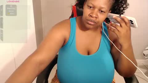 Snapshot of bustylisa85 chatting on 02-12-25, 01:48 lisa online show from 02-12-25, 01:48