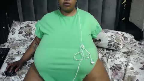 bustyqueenx25 online show from 11-13-25, 08:24