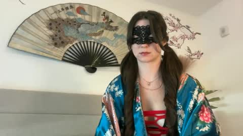 busy_bee69 online show from 06-17-26, 07:37