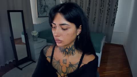Snapshot of butter_f1y chatting on 09-18-25, 06:26 Sabrina online show from 09-18-25, 06:26